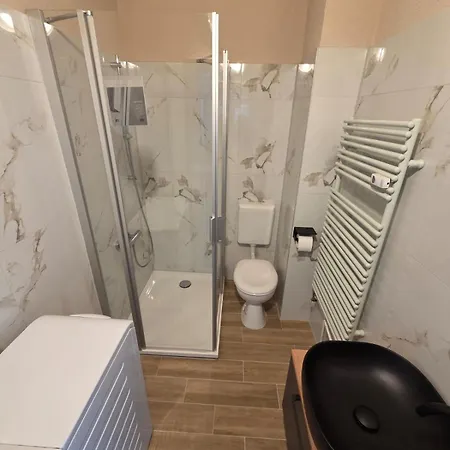 Monteurwohnung Zentral Mit Grossen Parkplatz 라이첸바크임보그틀란드